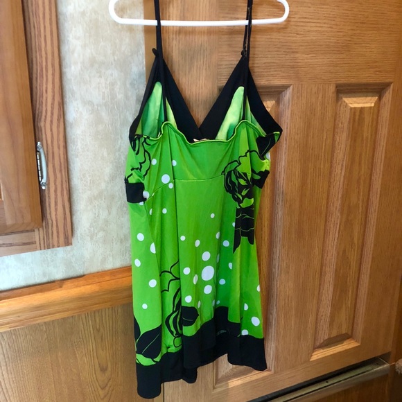 🌷Green & Black Floral Print Strappy Top—Size: S - Picture 4 of 6